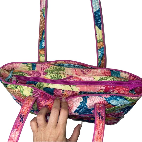 VERA BRADLEY RETIRED Superbloom Iconic Small Vera Tote NWT - Picture 5 of 8